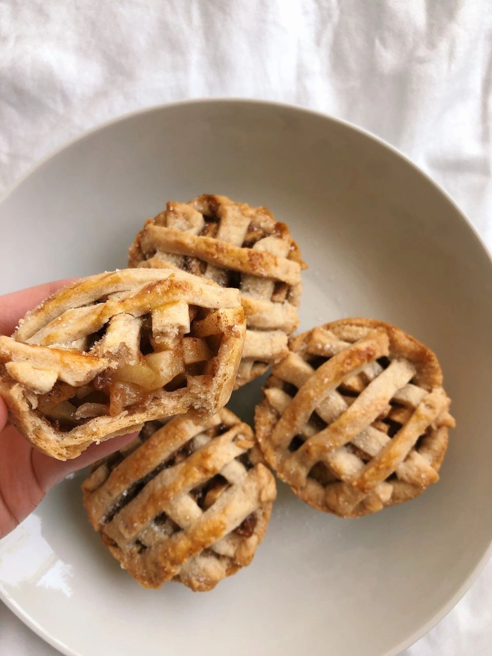 How to Make Mini Apple Pies for Fall - Make and Takes