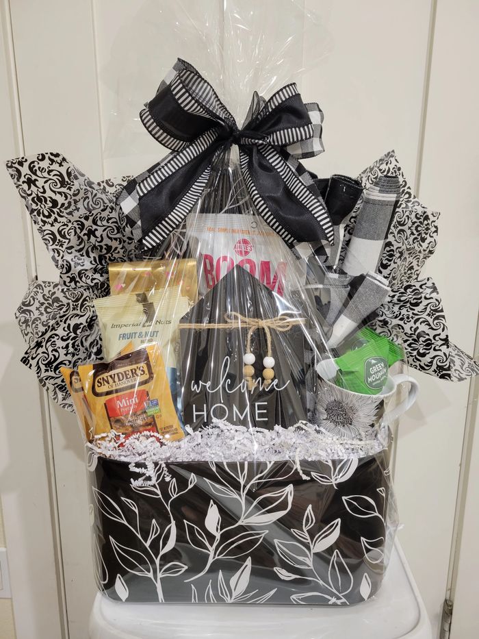 Baskets by Laura LLC