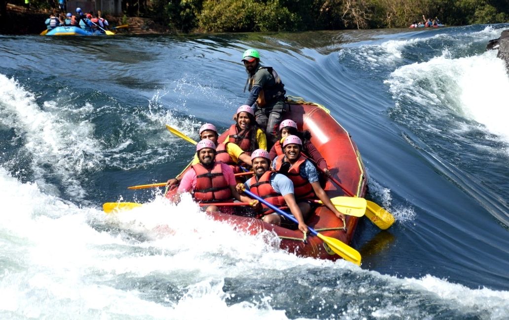 Dandeli River Rafting - Dandeli white water rafting, rafting in Dandeli ...