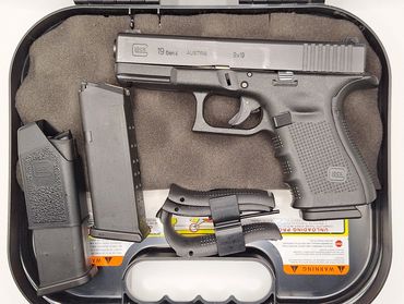 (764) USED GLOCK 19 GEN 4 9MM W/ 3 MAGS, NIGHT SIGHTS $380