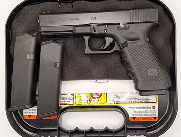 (760) USED GLOCK 17 GEN 4 9MM W/ 3 MAGS, NIGHT SIGHTS $380