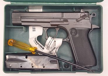 (D109) MINT STAR 30M 9MM W/ 2 MAGS, TOOLS, BOX $400