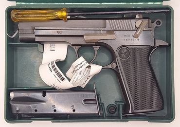 (D106) MINT STAR 30M 9MM W/ 2MAGS, TOOLS, BOX $400