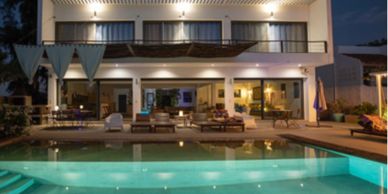 Magnifique villa pieds dans l’eau avec 7 chambres sur un terrain de 1063 m² à la Somone