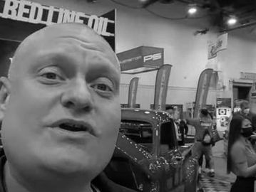 Listen to Kevin Oeste, SEMA emcee, discuss the benefits of hydrogen to hot rodding.