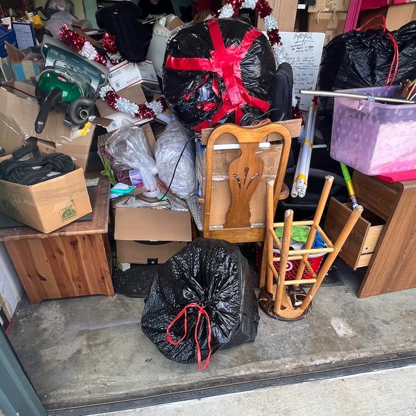 Junk removal-Junk pickup-Garage clean out-Trash removal-Gilroy-Morgan hill-San Jose-Garbage removal-