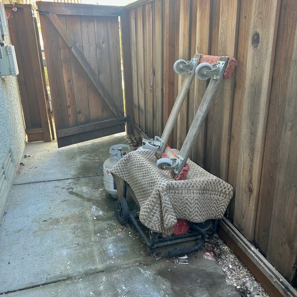 Junk removal-Gilroy-Hollister-San Jose-Morgan hill-Junk pickup-Couch removal-Couch pickup-demo