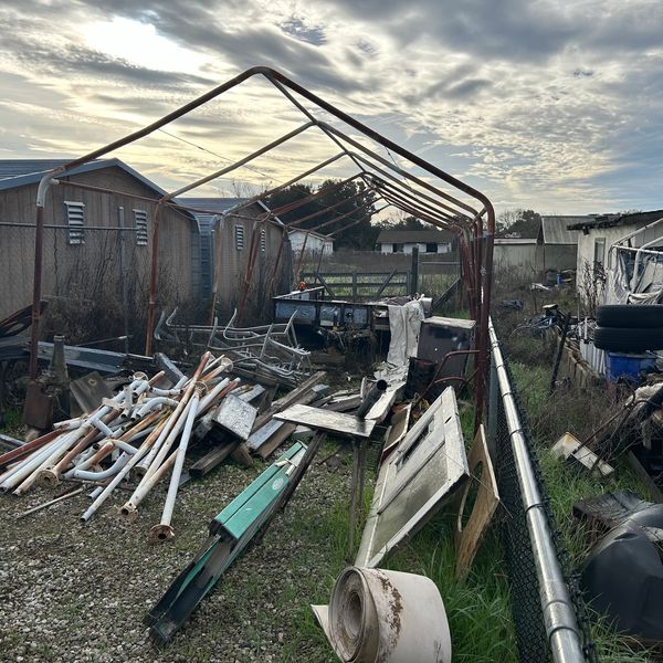 Junk pickup-Yard clean out-hoarder clean out-Junk removal-Gilroy-Morgan hill-San Jose-Demo-Metal-