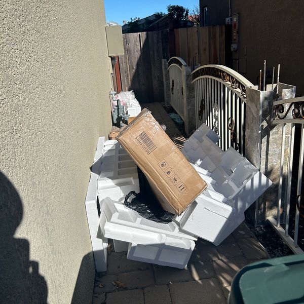 Junk removal-Junk pickup-Trash removal-Cardboard pickup-Gilroy-Junk removal Morgan hill-Junk pickup-