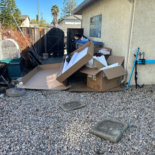 Junk removal-Junk pickup-Yard clean out-Gilroy-Morgan hill-San Jose-Car removal-Hot tub removal-