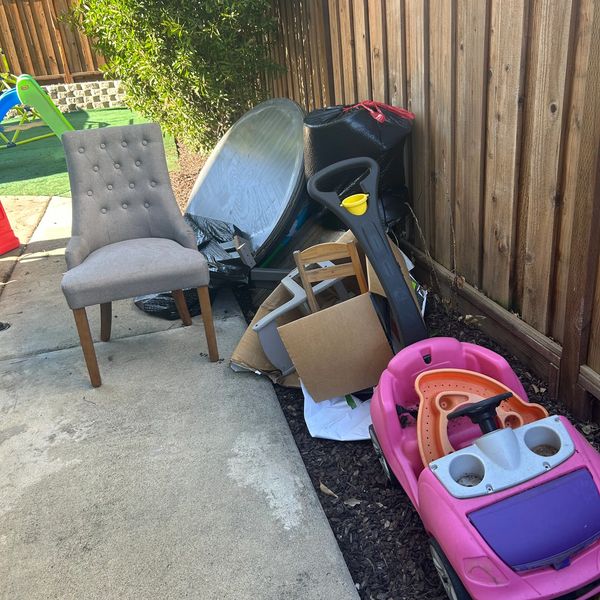 Junk removal-Junk pickup-Gilroy-Morgan hill-San Jose-Santa Clara-Hollister-Couch pickup-Mattress-