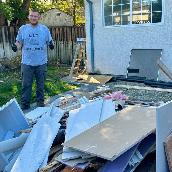 Junk removal-Junk pickup-constitution debris removal-Gilroy-Morgan hill-Couch removal-Junk haulers-