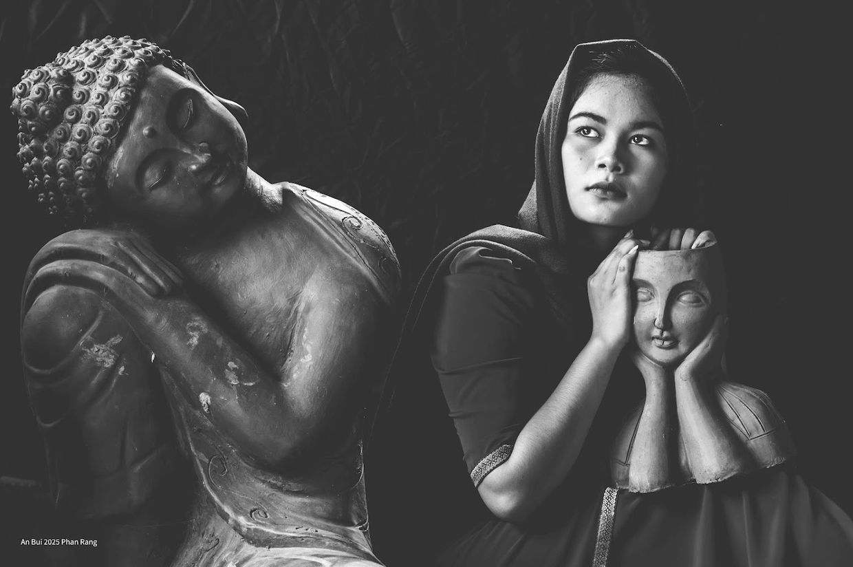 Portrait photography with black and white