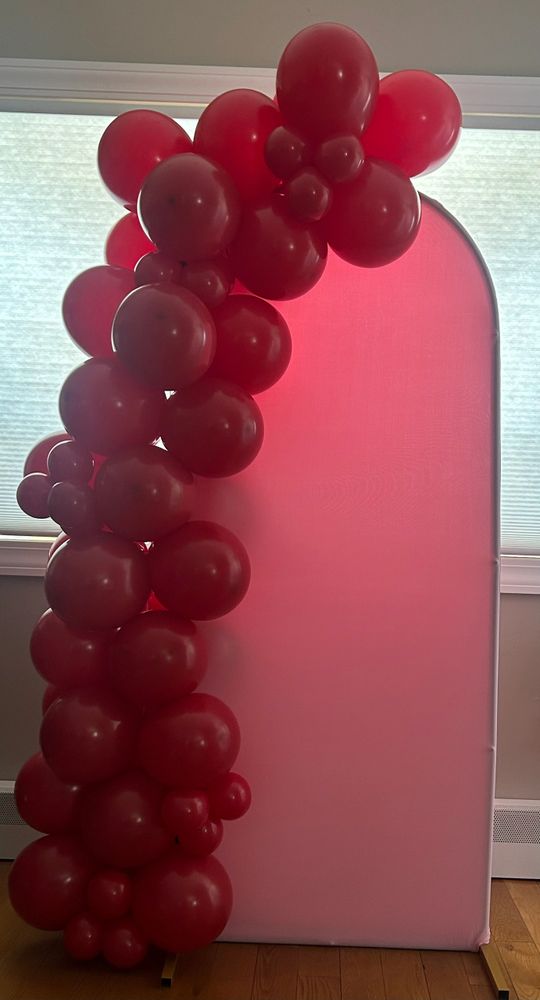 Valentine's Day balloons, arches, etc . Delivery Available. Sabrina's Creations Inc at 917-675-1592
