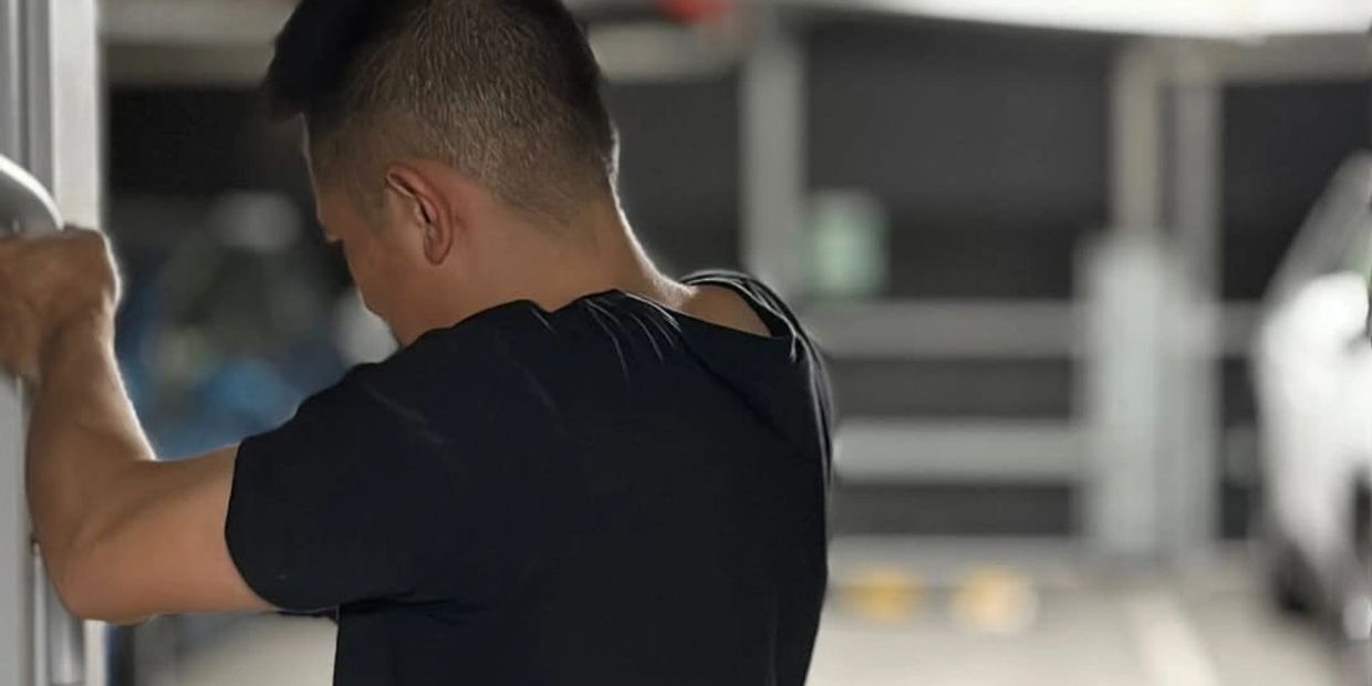 ahd kamera montajı yapan teknisyen