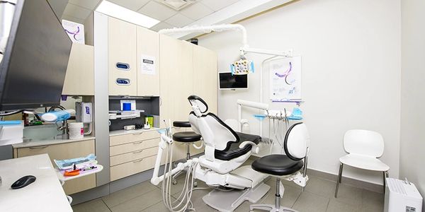 Oaktree Dental Centre, Oakville, clinic, Filling, Implant, Veneers