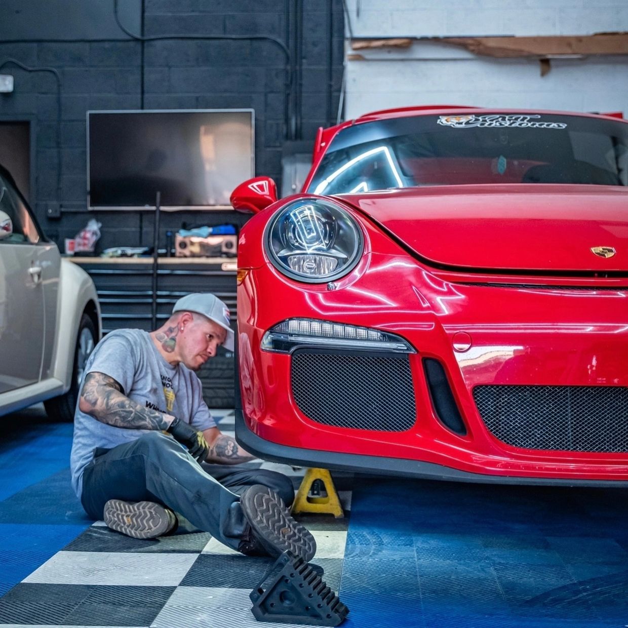 Front and rear pads and rotors on this Porsche GT3!