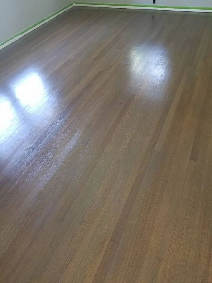 Classic Gray
Polyurethane Finish
Red Oak