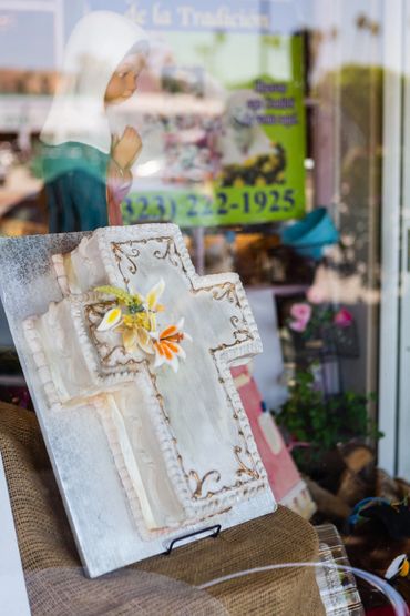 Charge symbol cake on the table