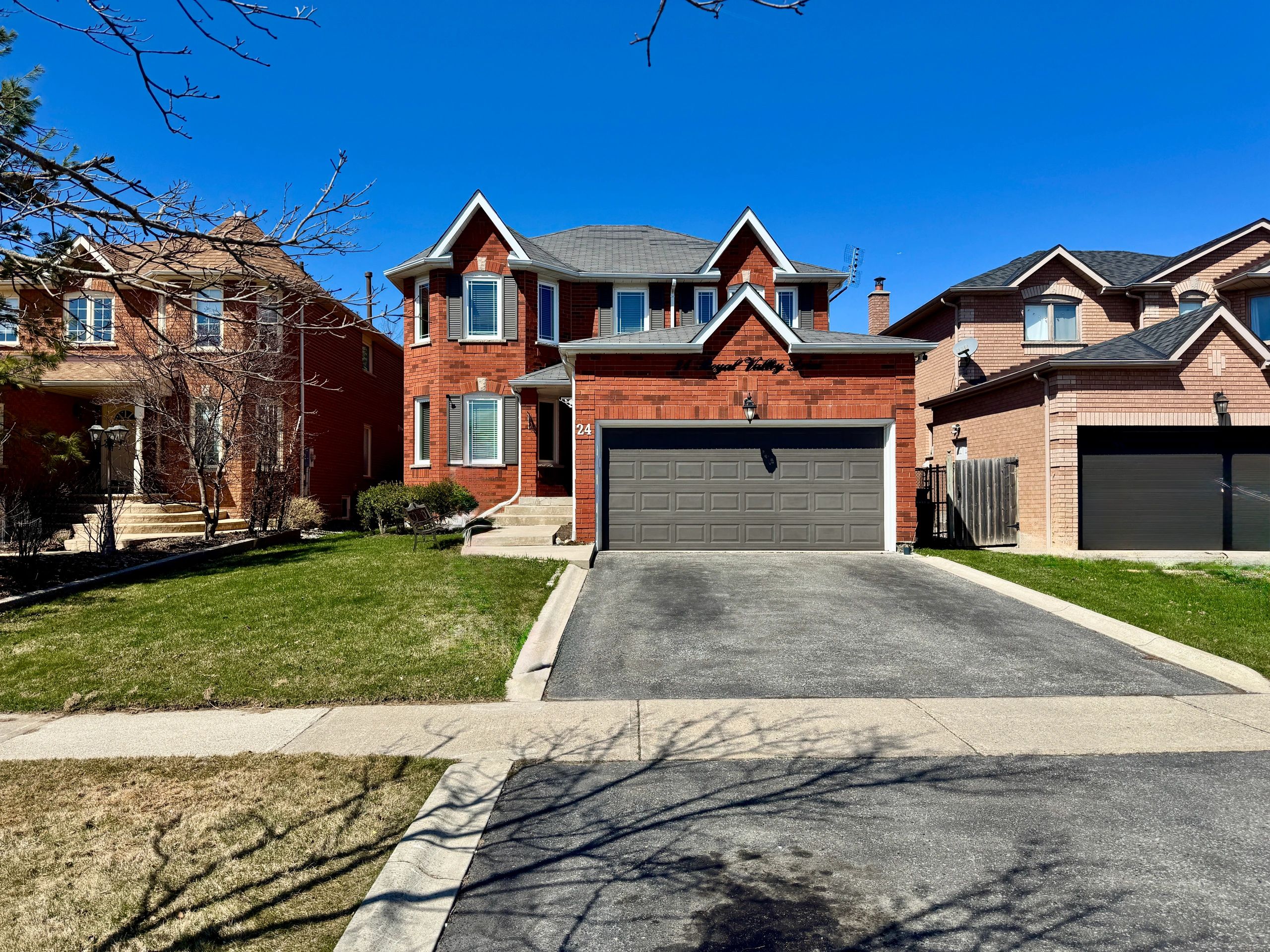 24 Royal Valley Drive, Caledon