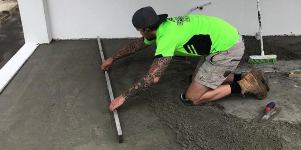 Screeding