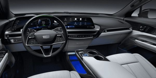 cadillac lyriq screen tech