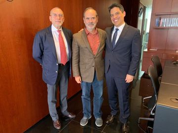 Senador Gustavo Madero en reunión con Francisco Quiroga, subsecretario de Minaría.