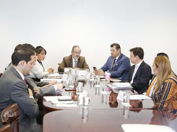 Senador Gustavo Madero en reunión con integrantes de la Asociación Latinoamericana de Internet