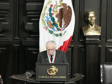 Entrega Senado la Medalla Belisario Domínguez a Carlos Payán.