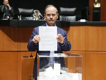Senador Gustavo Madero votó en contra de los propuestos para Comisionados de la CRE