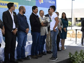 Senador Gustavo Madero en la entrega de alumbrado público y un pozo de agua en Namiquipa