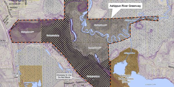 Map highlighting Ashippun River Greenway and hunting areas.