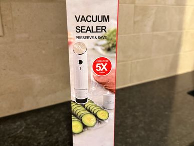 Box of a vacuum sealer for preserving food.