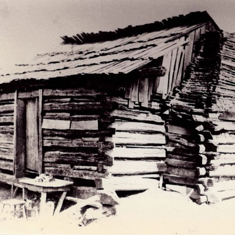 Photo of Slave Structure but Chesly Thorn Smith