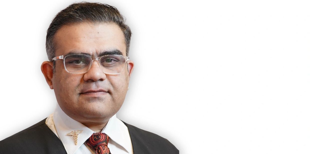 Director & Head Surgeon