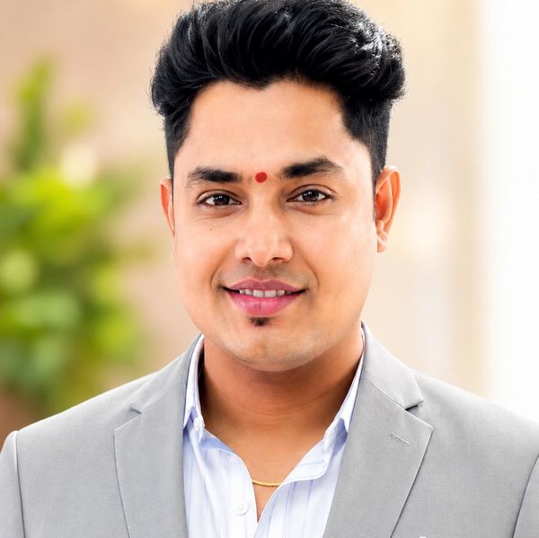 Ashish Anand Founder & CEO of Anand wealth partners having more than 10 yrs of experience in market.
