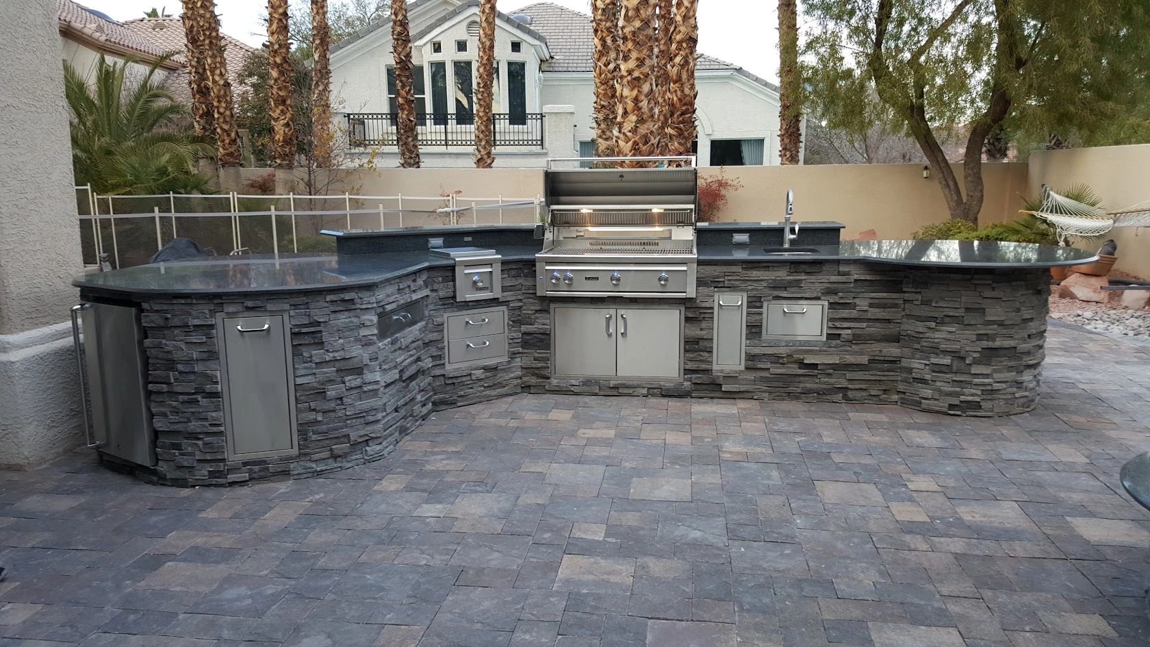 Outdoor Kitchen Island Ideas in Las Vegas for 2024