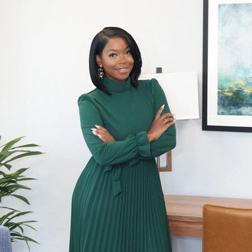 Black Female Woman therapist serving bipoc dealing with anxiety, grief loss, stress, motherhood, 