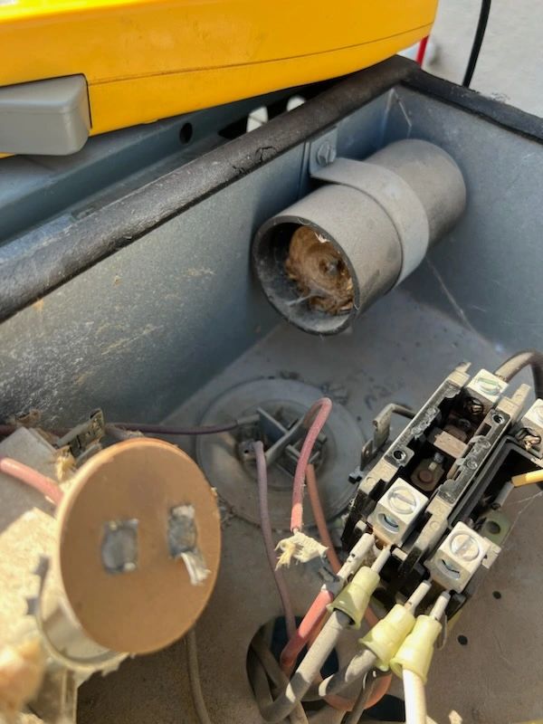 Run & Start Capacitor replacement by 24/7 Service Techs Heating & Cooling, Del Rio, Texas