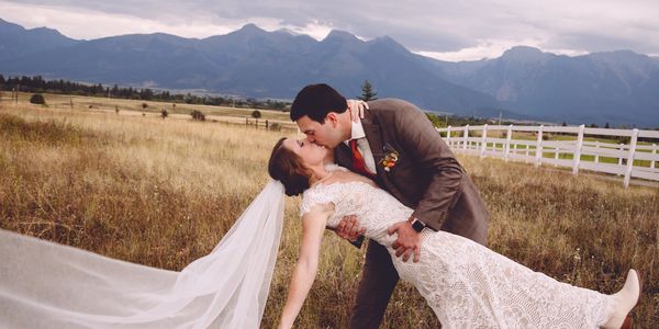 Bride & Groom at Rugged Horizon.

https://whitneysarahphotography.com/