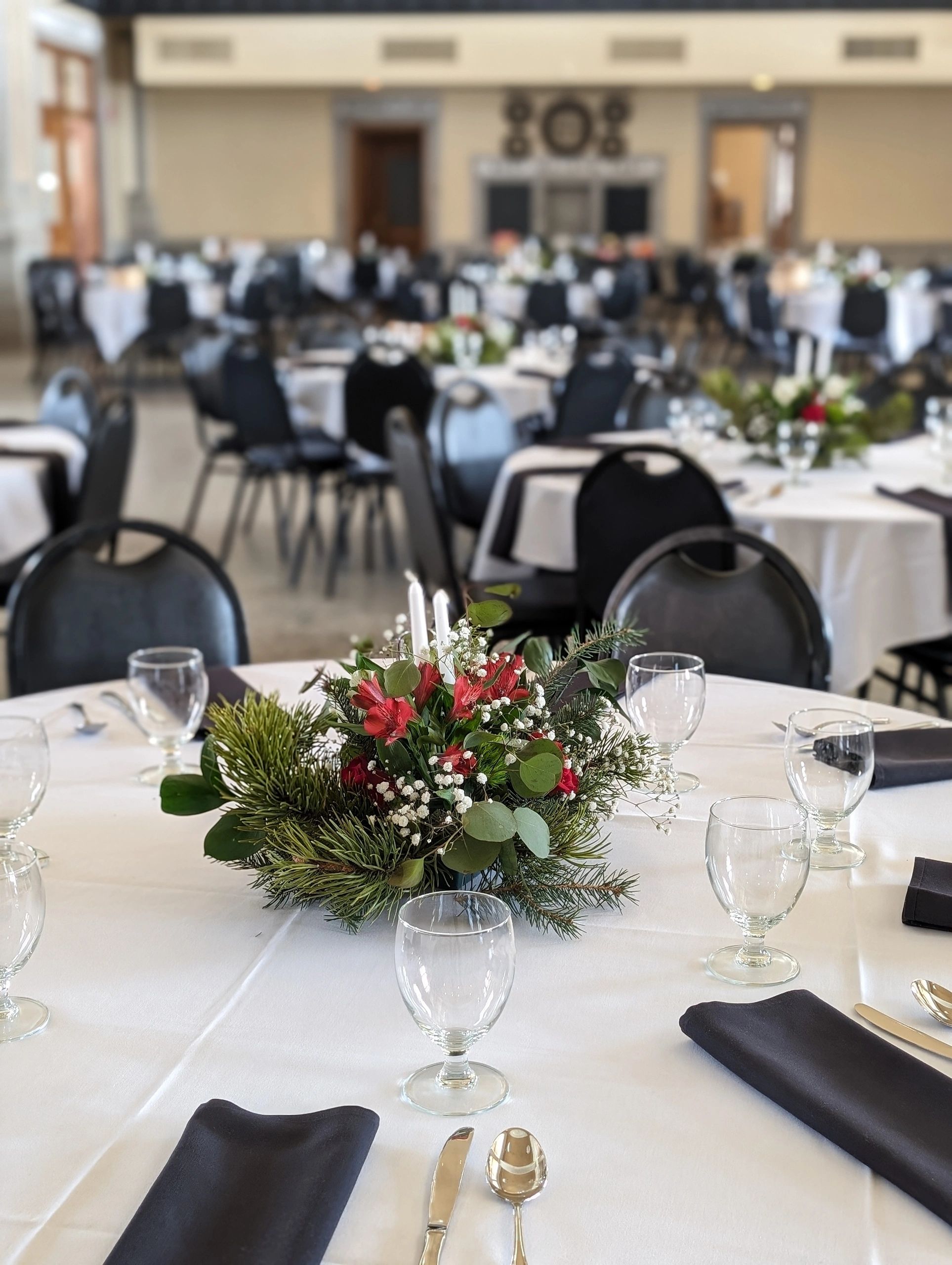 Pine tree and rose centerpieces
