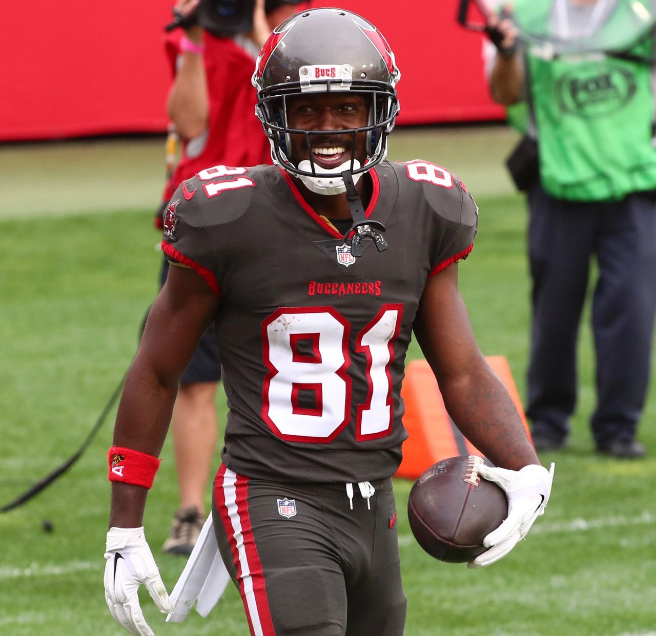 Bruce Arians Fumbles Antonio Brown Return, by Christopher Lancette