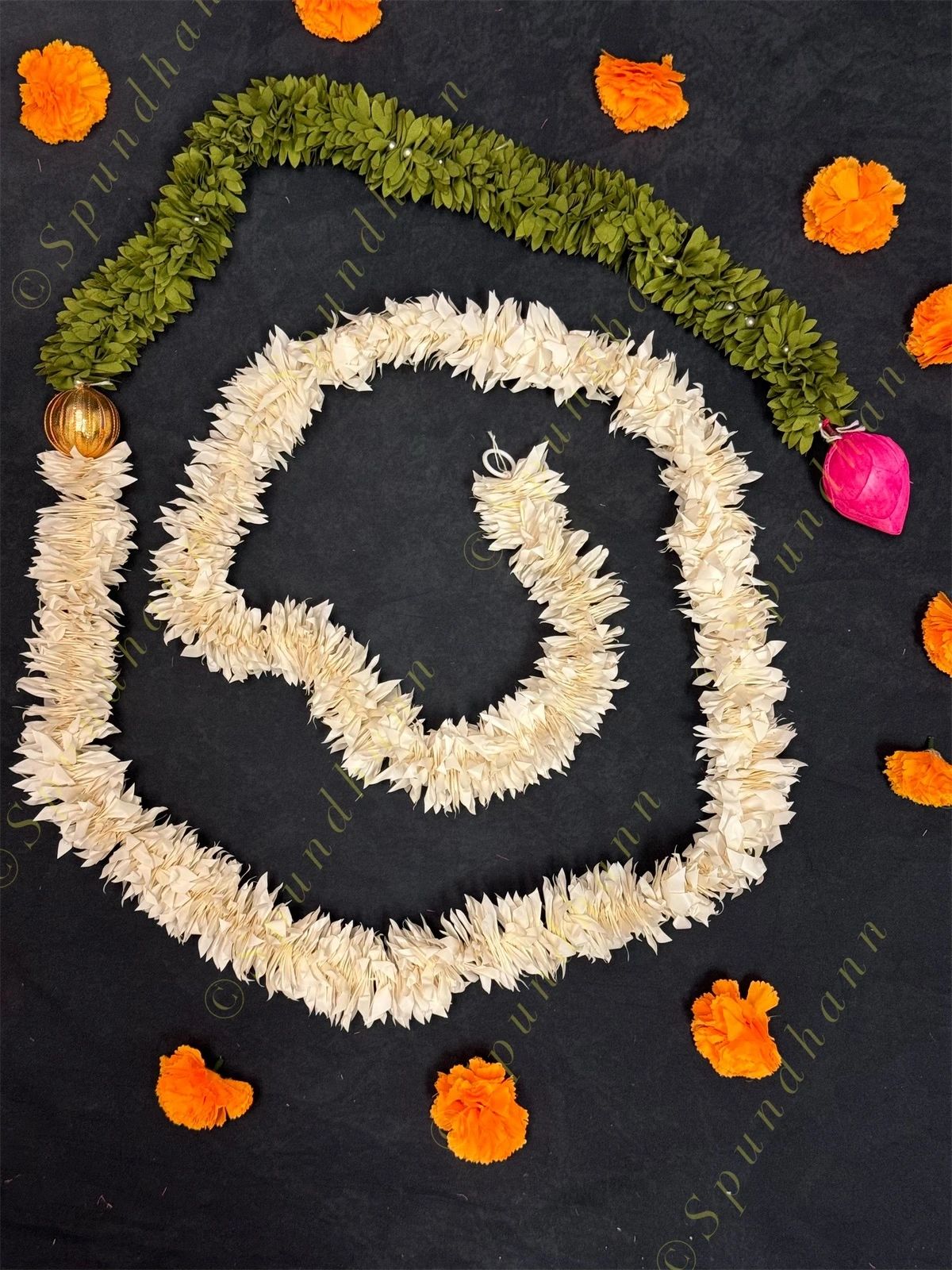 White and Green Chameli String With Lotus Bud - Spundhann