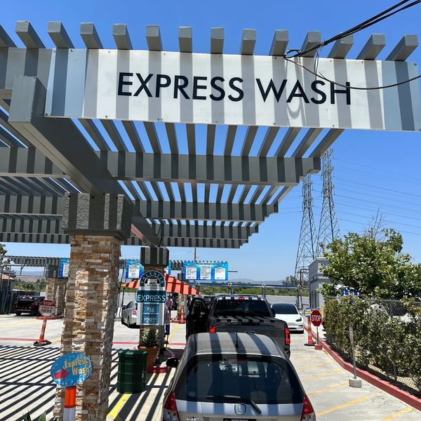 Fashion Square Car Wash is the best Carwash Auto Detailing Oil