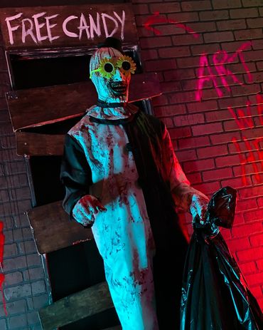 Terror Trader has fun photo ops for all halloween and horror movie fans! 