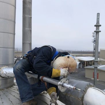 Performing a stainless steel tig weld on a vessel