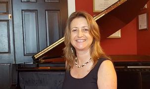 Lisa Cyr teaches piano and clarinet music lessons to adults and children in the Point Washington FL