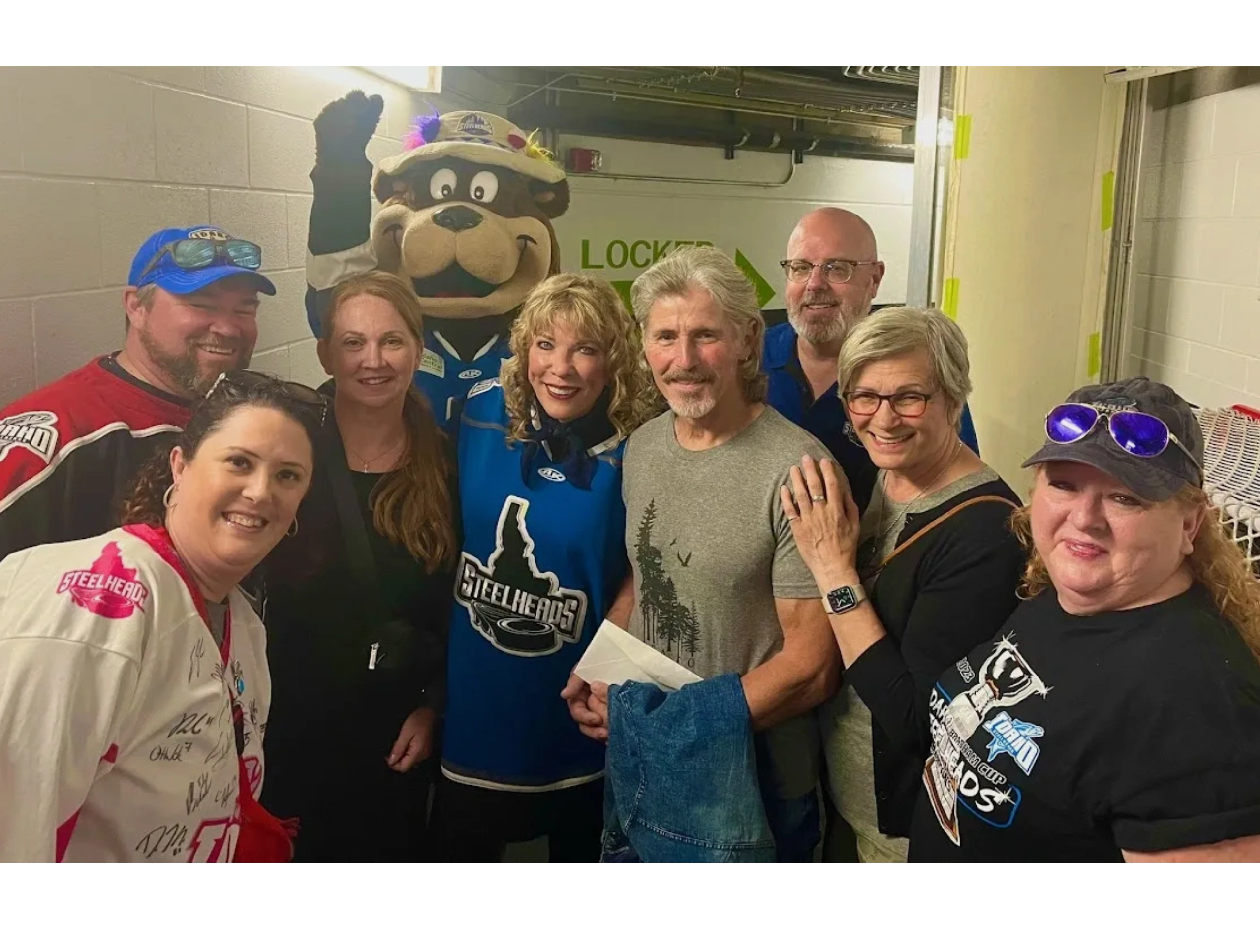 Steelheads Host Jersey Auction For St. Luke's Children's