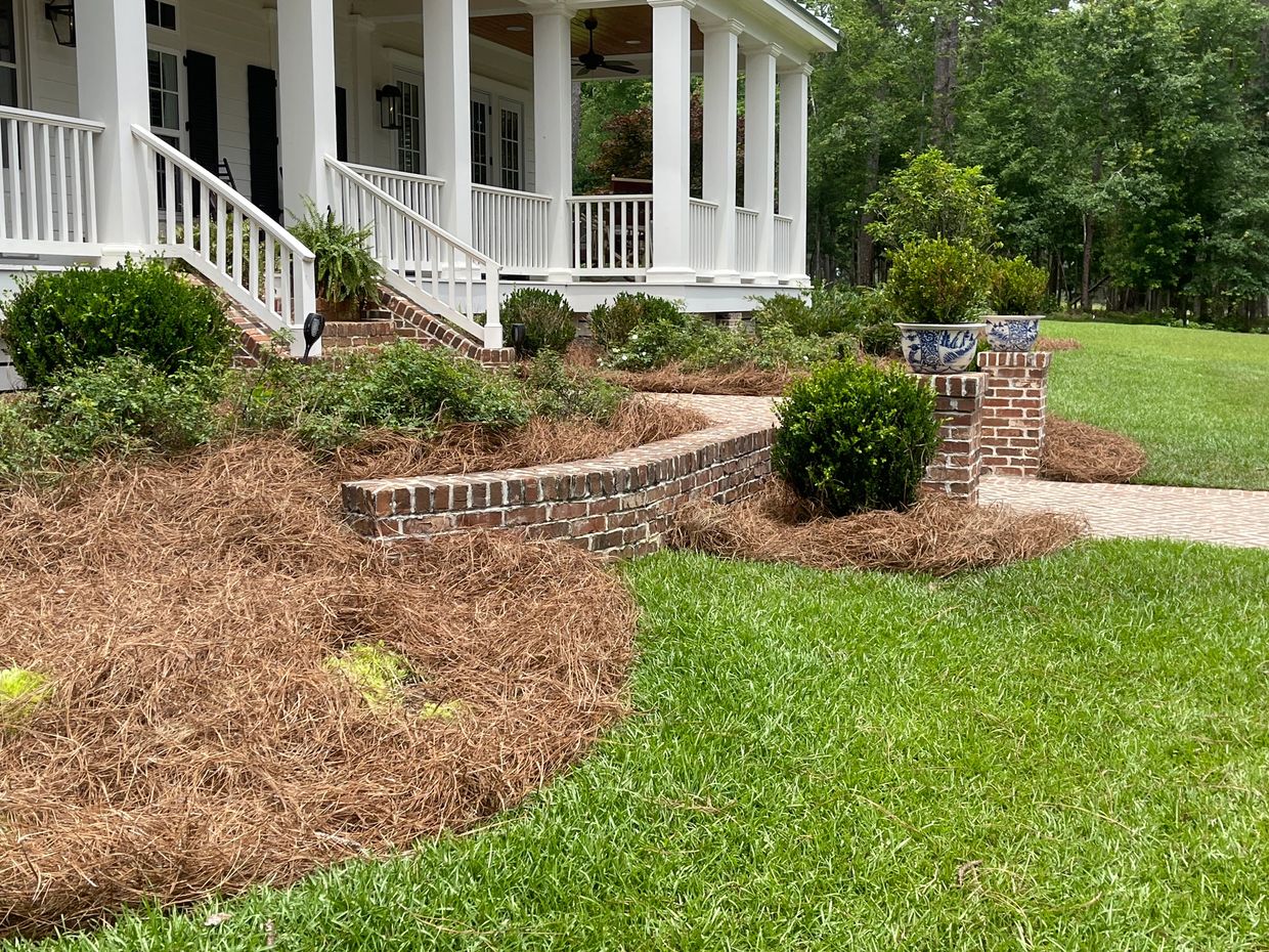 we offer a variety of installs from pine straw to four diffrent kinds of mulch.