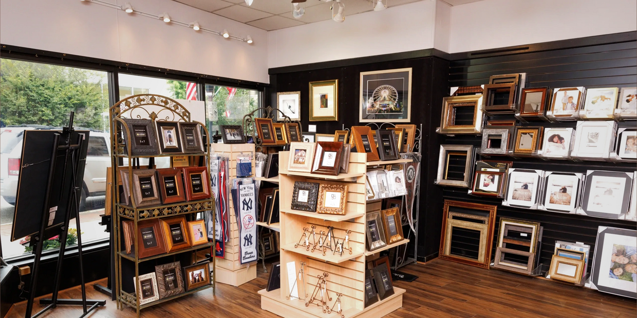 Wide selection of Wood frames 